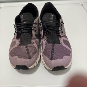 On Running Women’s Cloudswift Sneakers in Lavender and Black